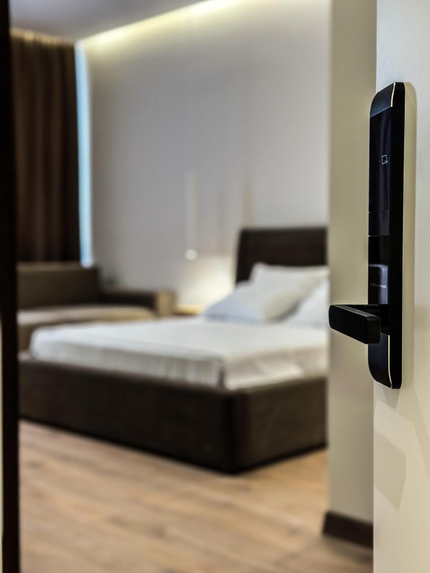 Alexander Rooms & Apartments Durrës Extérieur photo