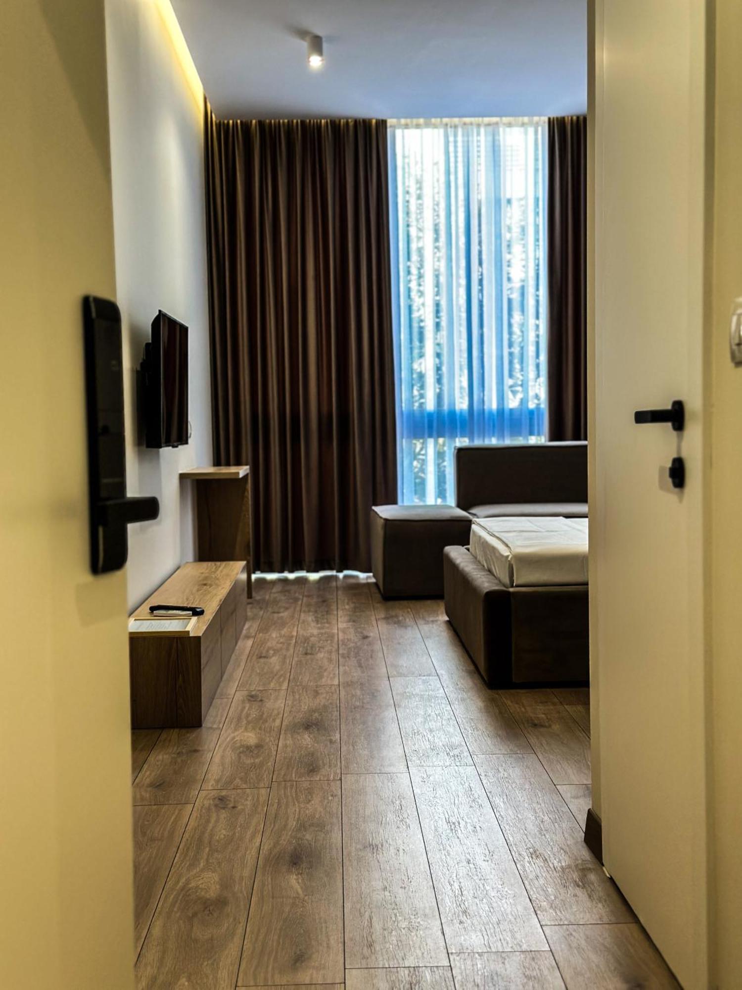 Alexander Rooms & Apartments Durrës Extérieur photo