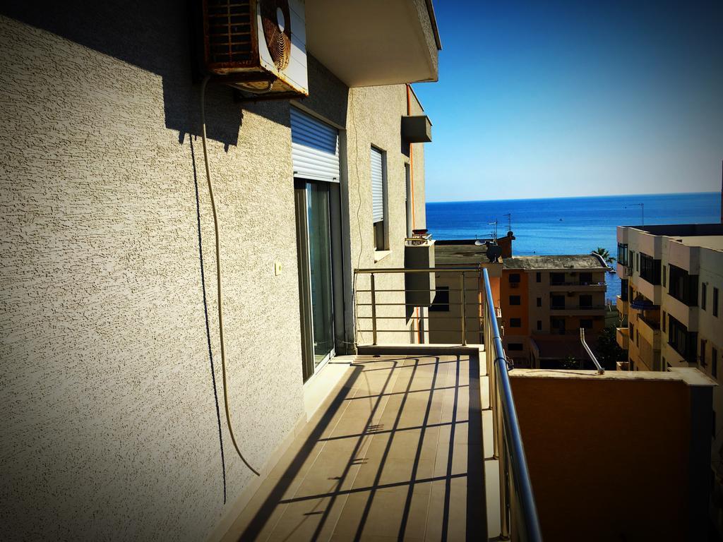 Alexander Rooms & Apartments Durrës Extérieur photo