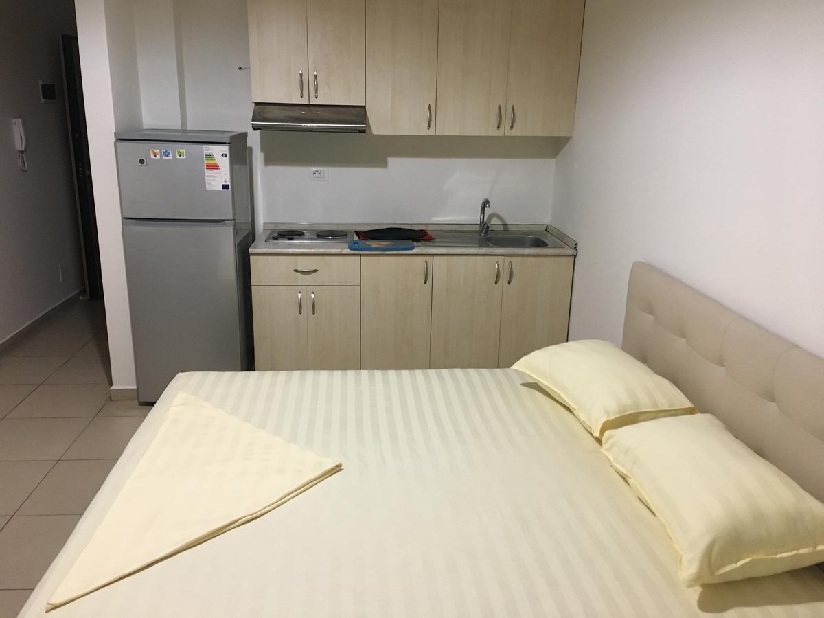 Alexander Rooms & Apartments Durrës Extérieur photo